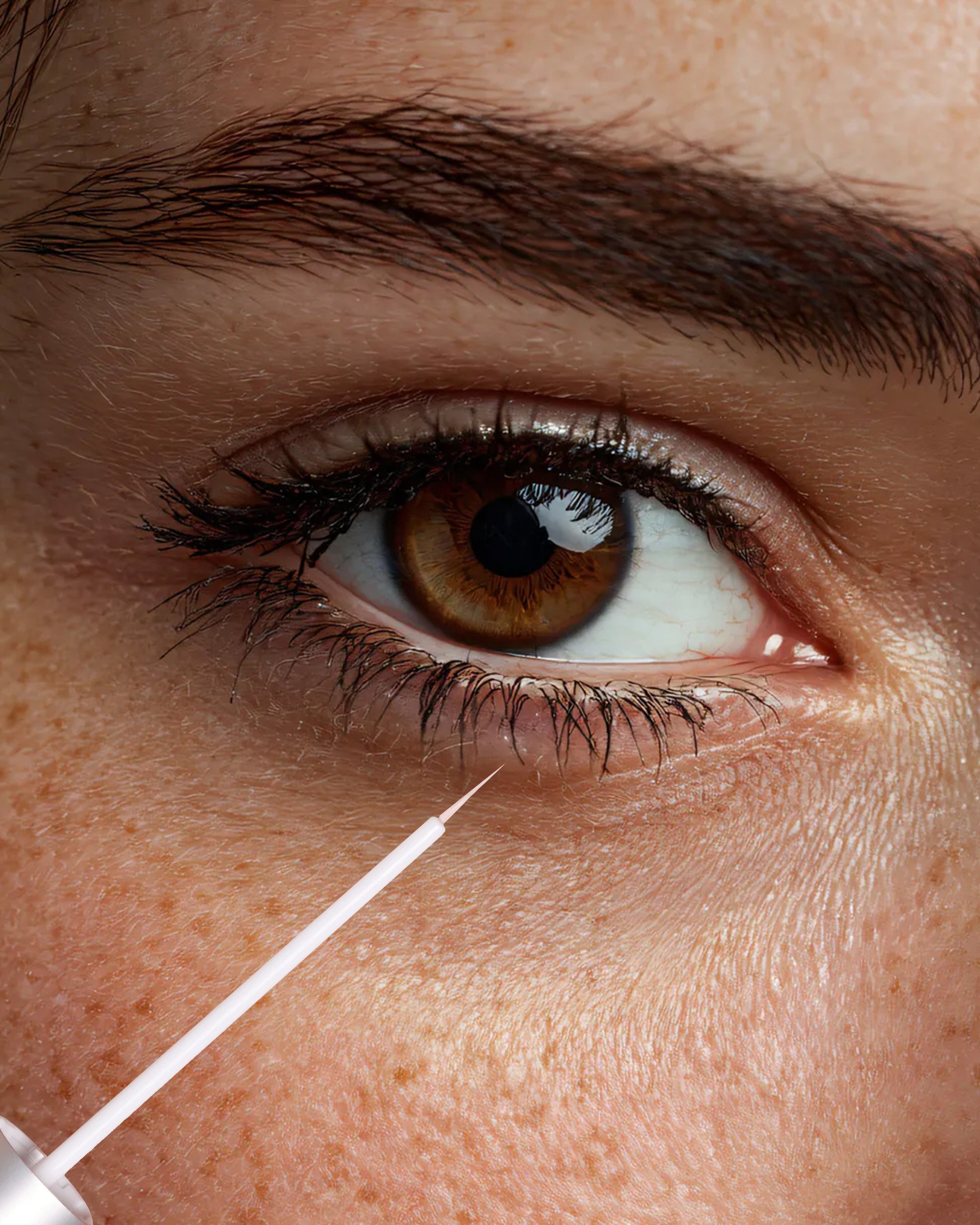 Model showing defined lashes in a RapidLash campaign